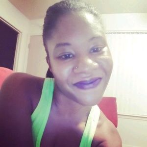 Meet your Posher, Candace